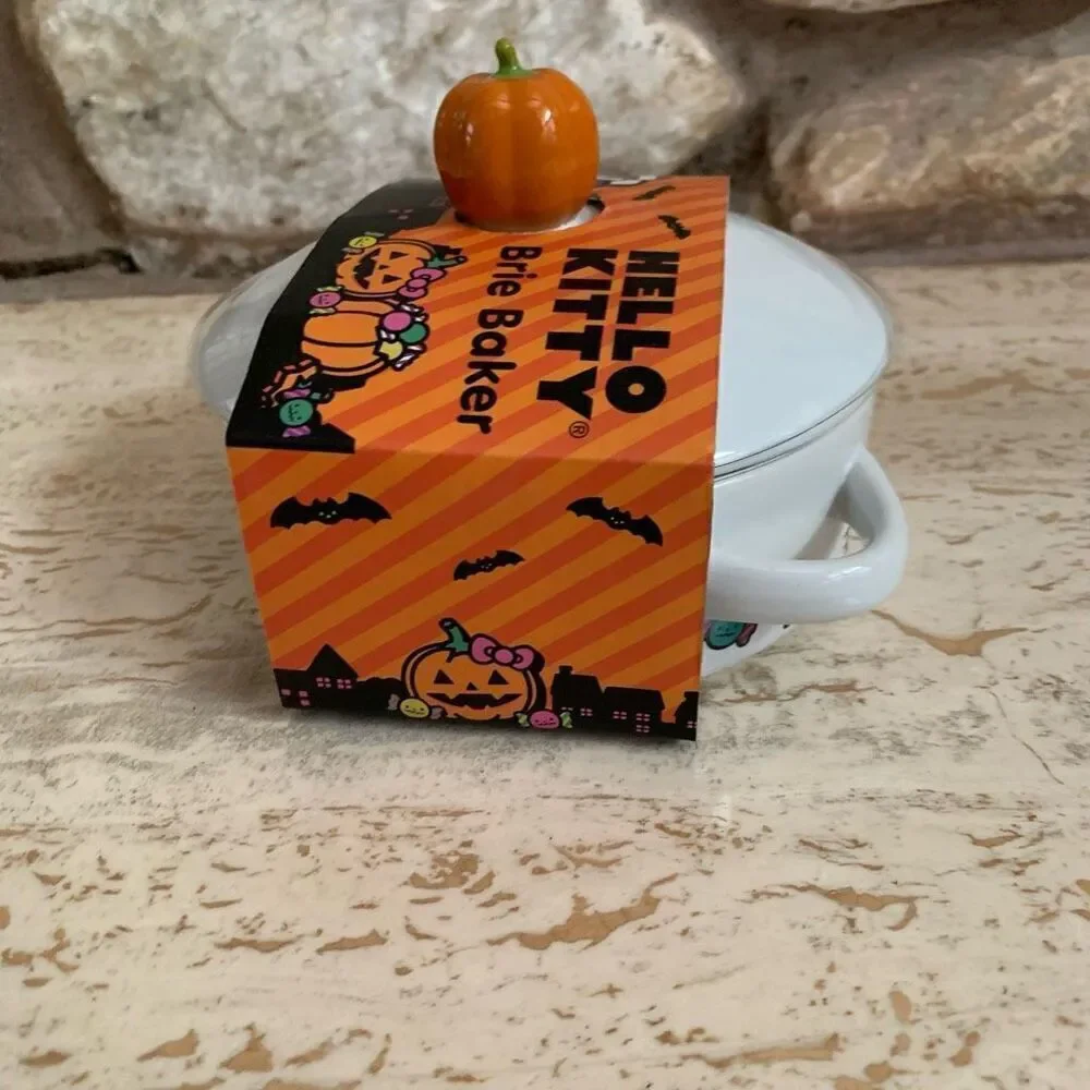 NIB Hello Kitty Halloween Brie baker mummy design sanriocore halloweencore